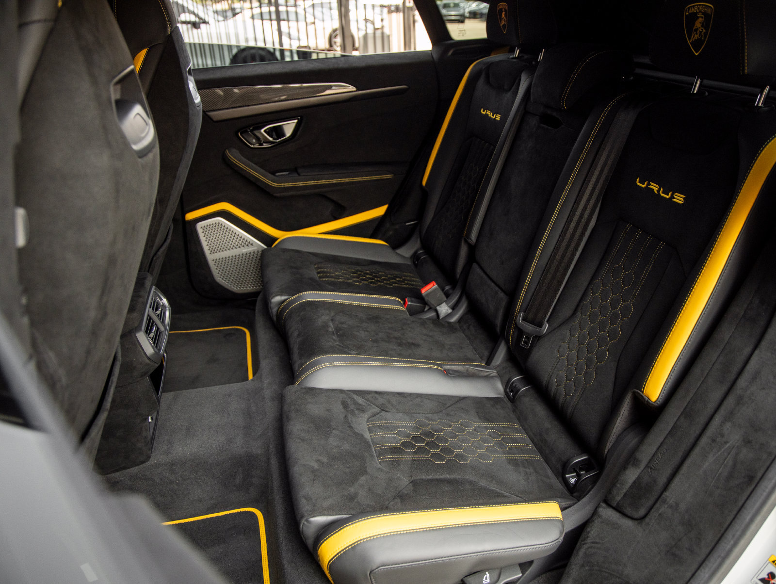 Used 2024 Lamborghini Urus Performante AWD/4WD image 44