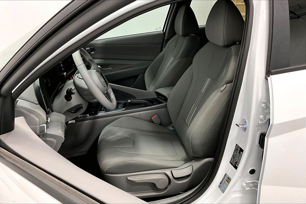 New 2026 Hyundai Elantra Sport FWD image 22