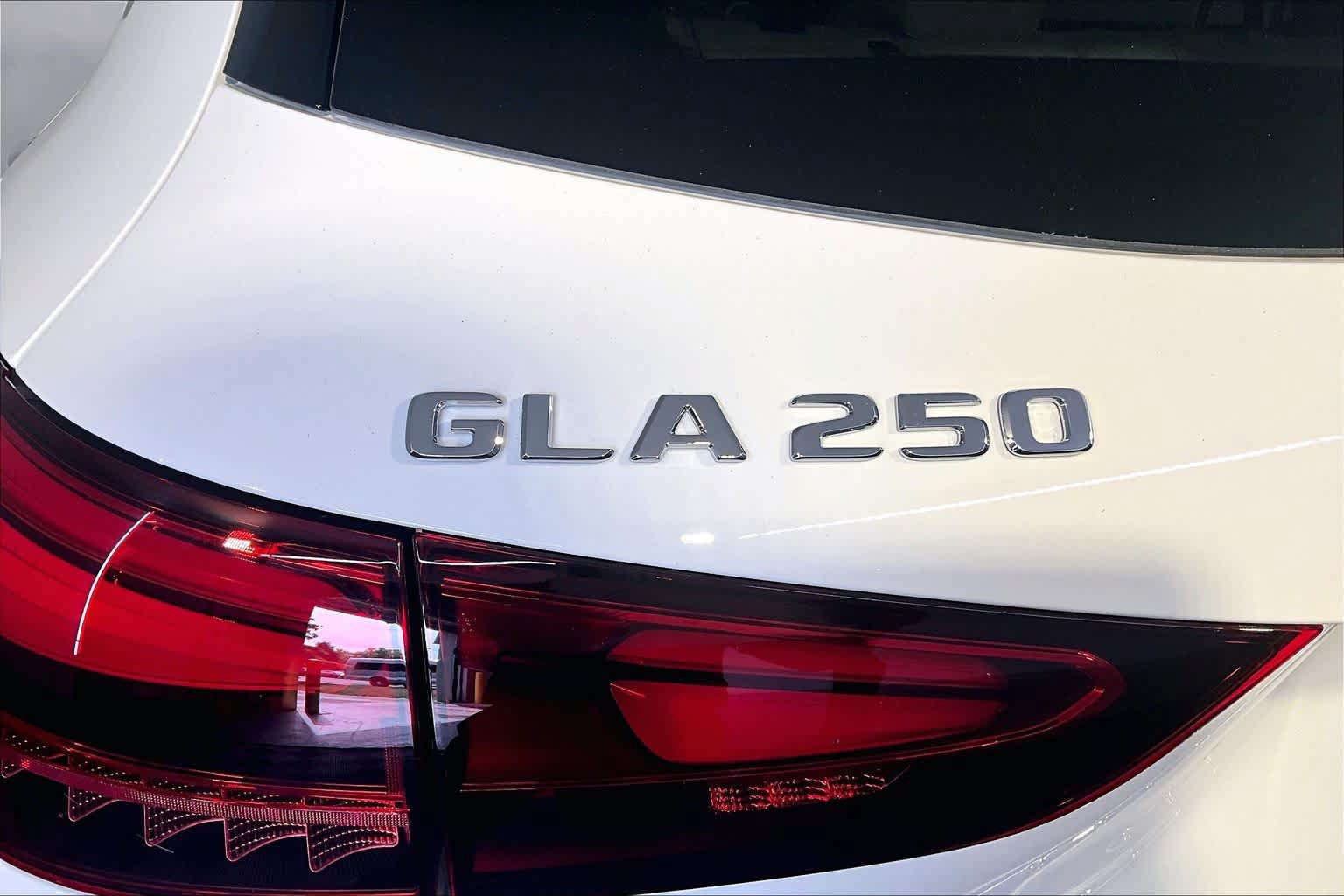 New 2026 Mercedes-Benz GLA 250 4MATIC image 6