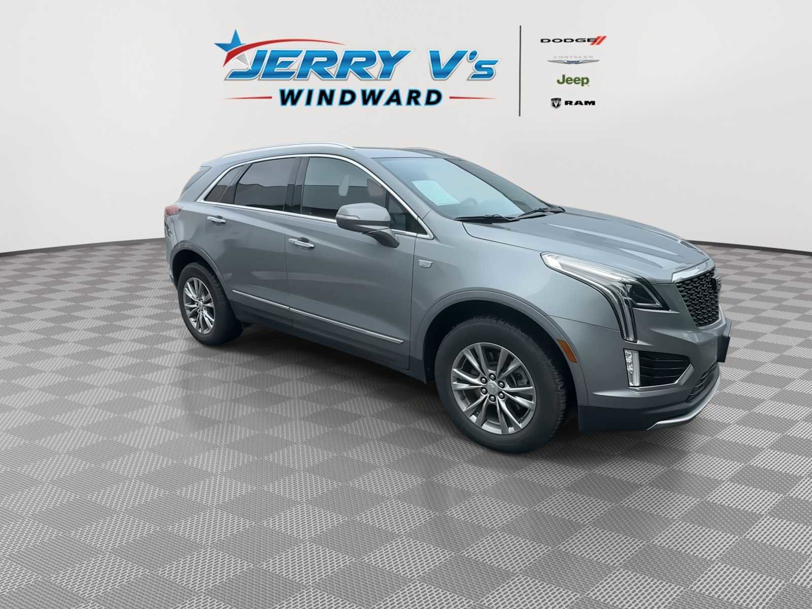 Used 2023 Cadillac XT5 Premium Luxury image 2