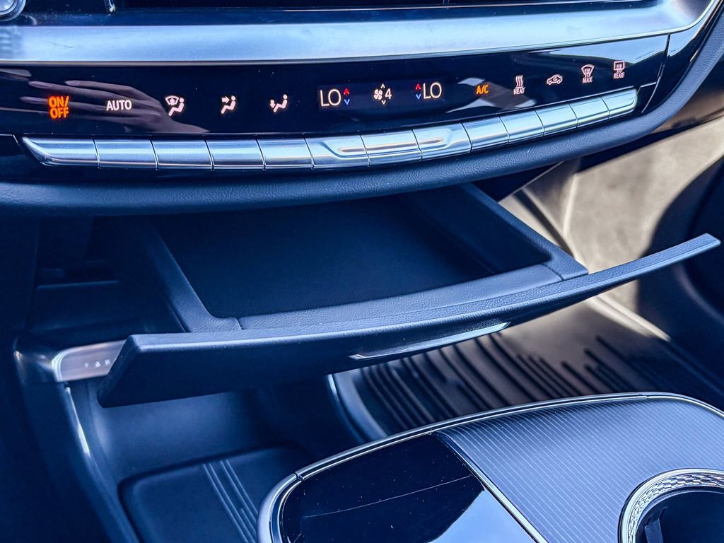 Certified 2025 Cadillac Lyriq Luxury image 28