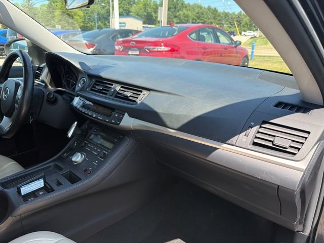 Used 2011 Lexus CT 200h Premium FWD image 22