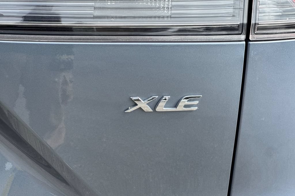 Certified 2022 Toyota Corolla Cross XLE w/ Convenience Package FWD image 27