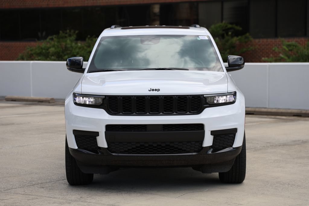 Used 2024 Jeep Grand Cherokee L Altitude AWD/4WD image 5