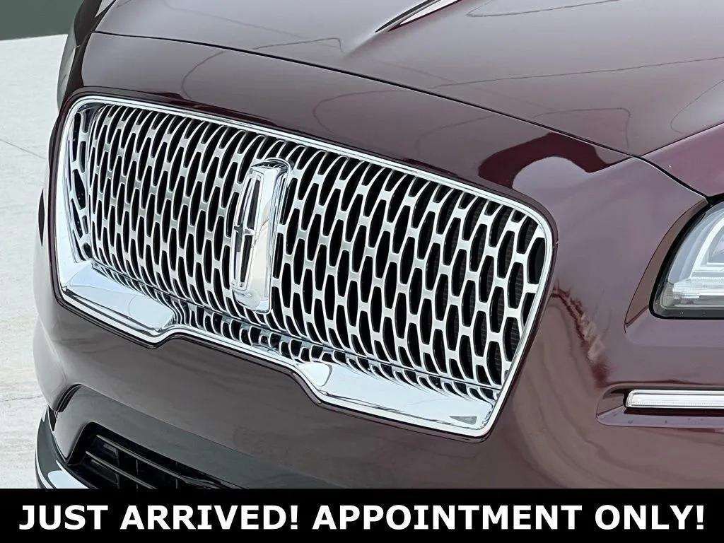 Used 2022 Lincoln Nautilus Reserve FWD image 35