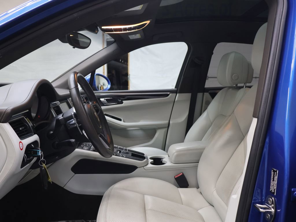 Used 2016 Porsche Macan S w/ Infotainment Package AWD/4WD image 17