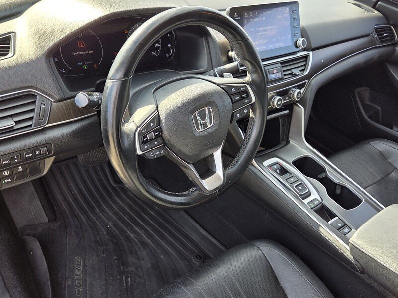 Used 2020 Honda Accord Touring image 11