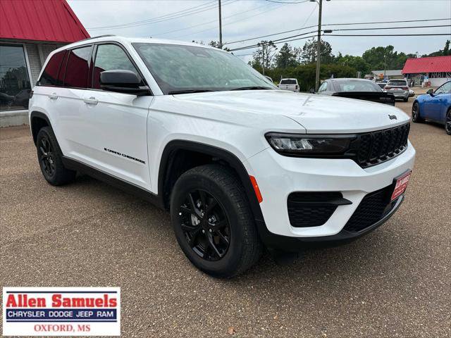 Certified 2025 Jeep Grand Cherokee Altitude AWD/4WD image 1