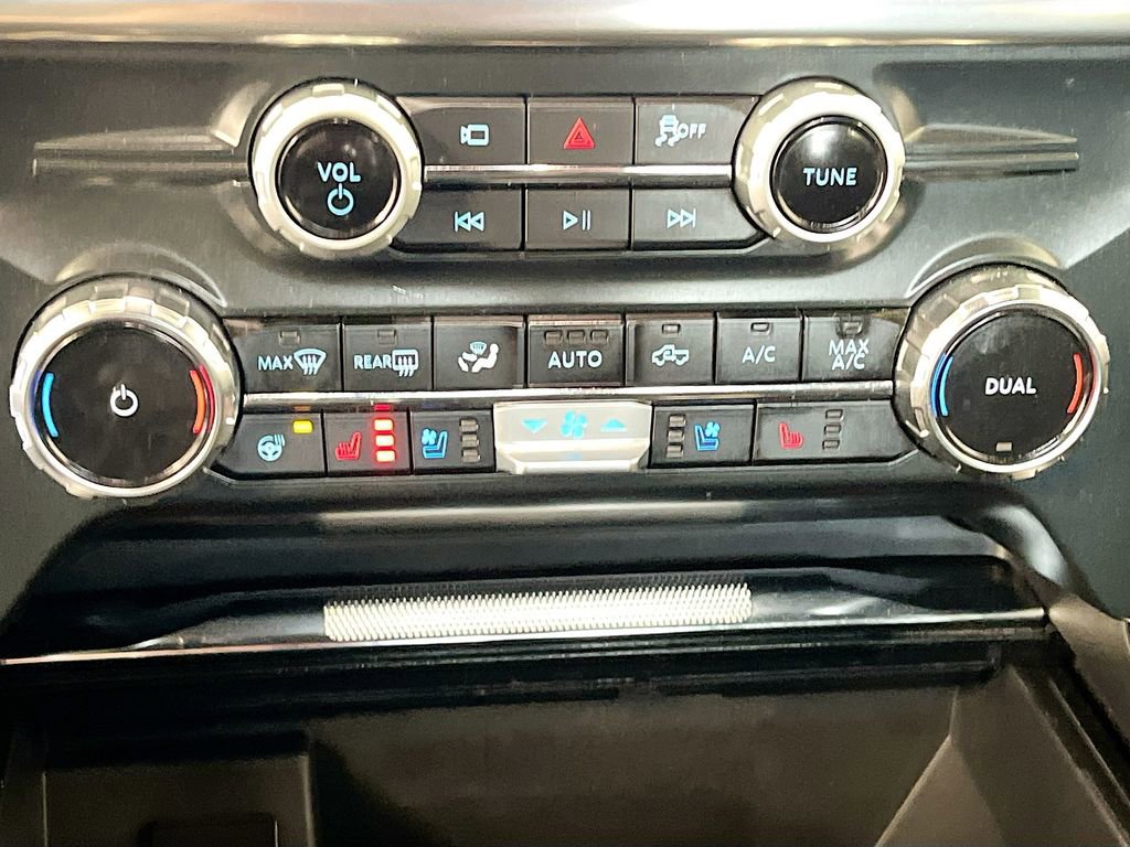 Used 2025 Ford F150 Lariat w/ FX4 Off-Road Package image 16