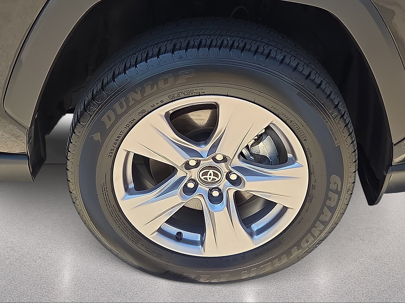 Used 2025 Toyota RAV4 XLE AWD/4WD image 7