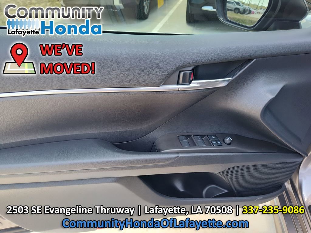 Used 2022 Toyota Camry SE FWD image 21