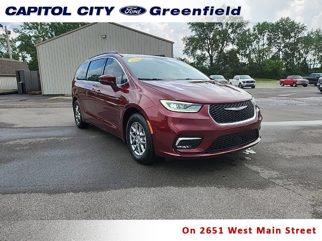 Used 2021 Chrysler Pacifica Touring FWD image 1