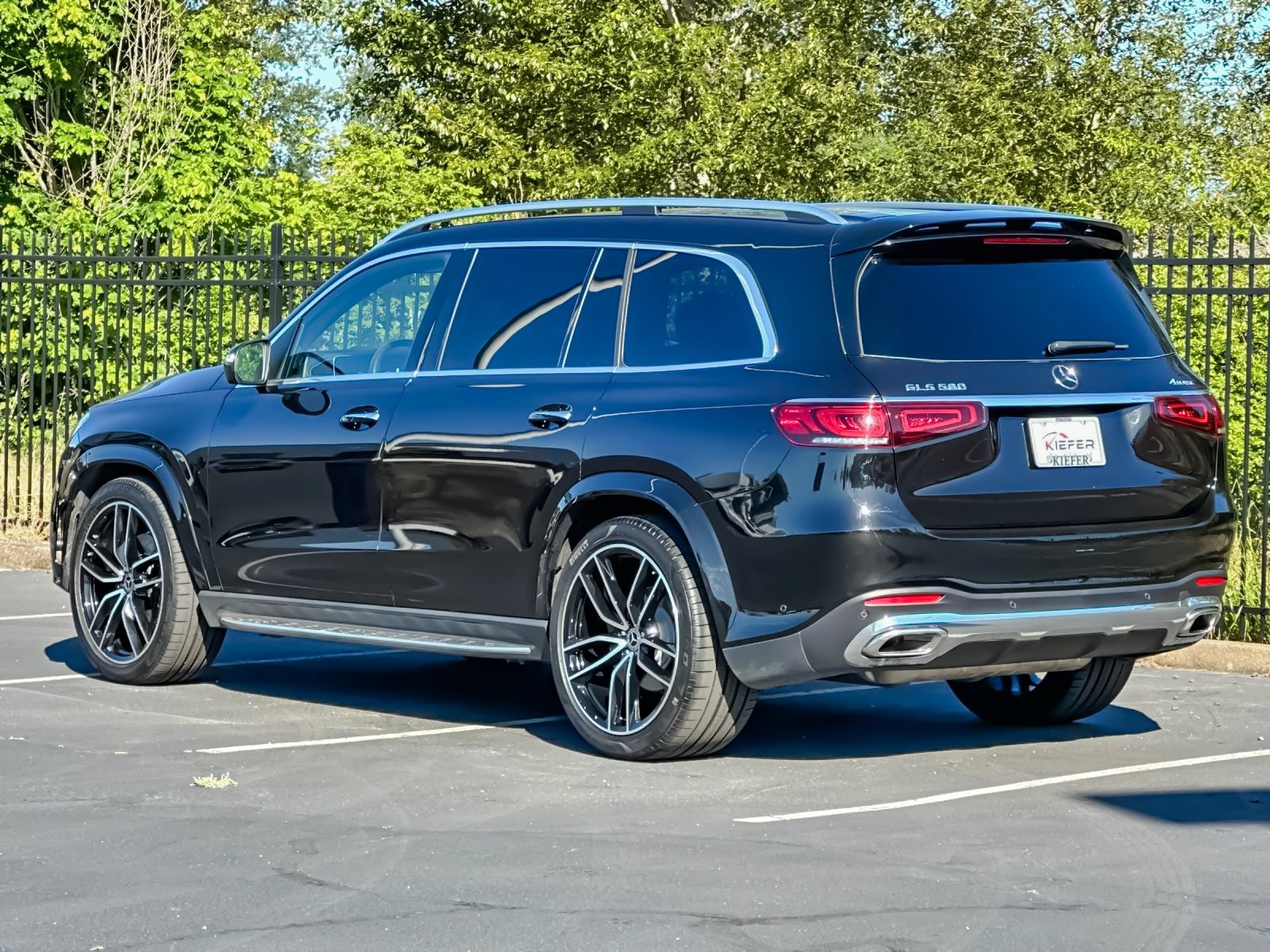 Used 2021 Mercedes-Benz GLS 580 4MATIC image 5