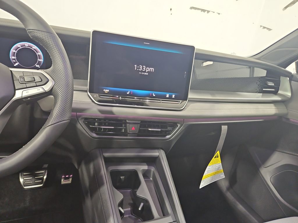 New 2026 Volkswagen Tiguan SE R-Line image 17