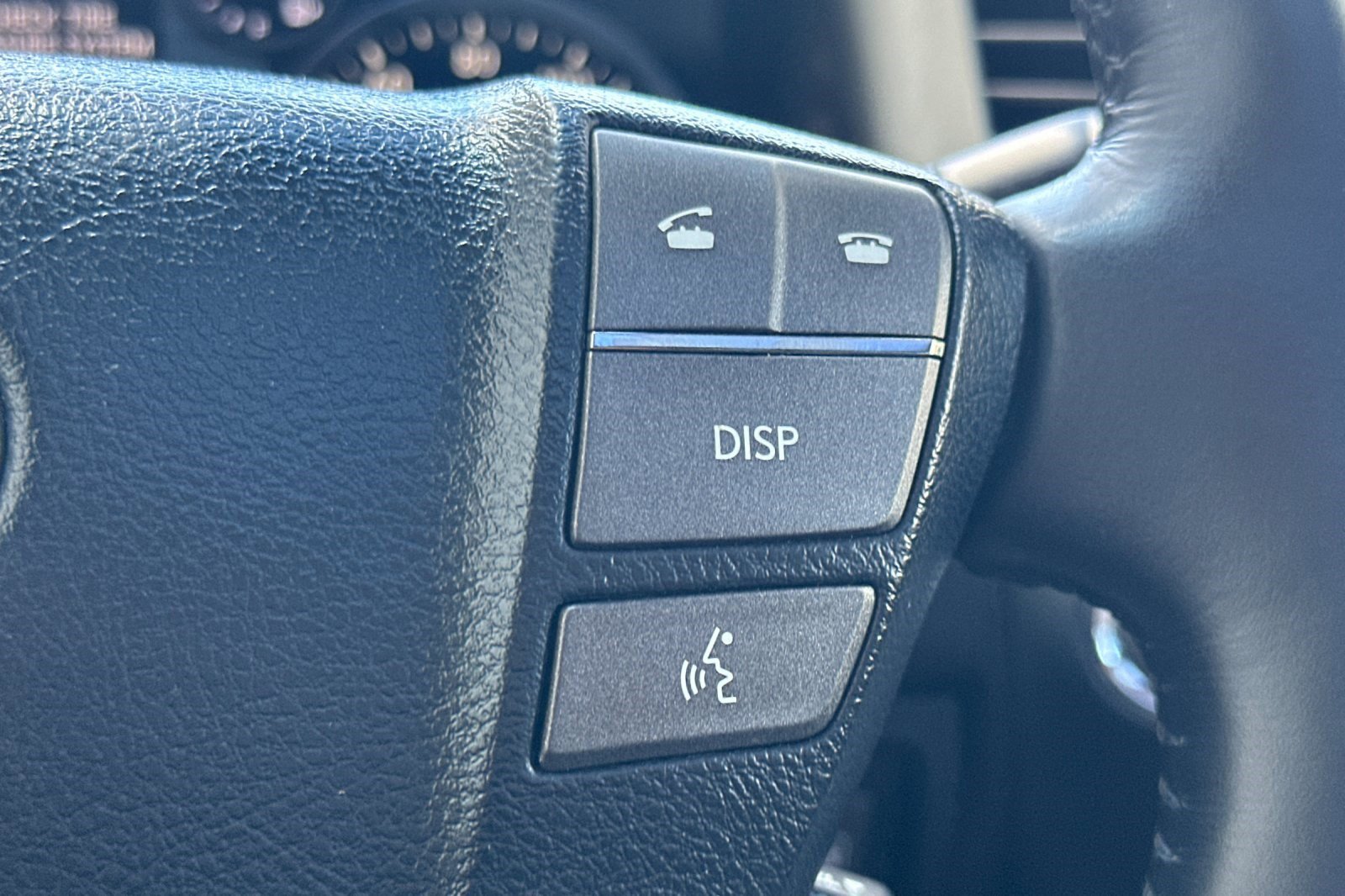 Used 2015 Lexus LX 570 4WD w/ Luxury Package image 33