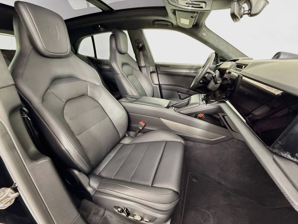 New 2026 Porsche Cayenne Turbo AWD/4WD image 31
