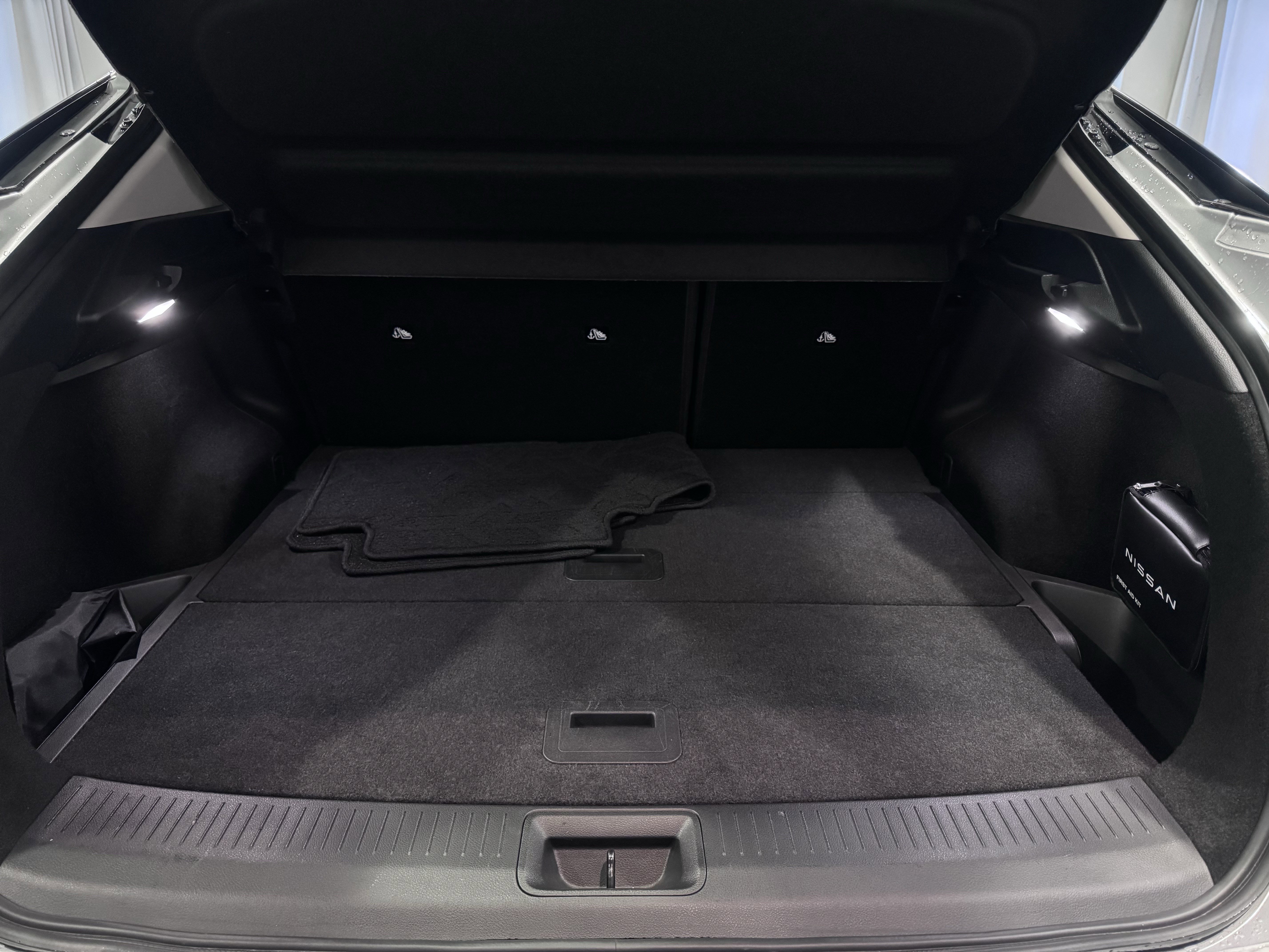 Used 2023 Nissan Ariya AWD image 27