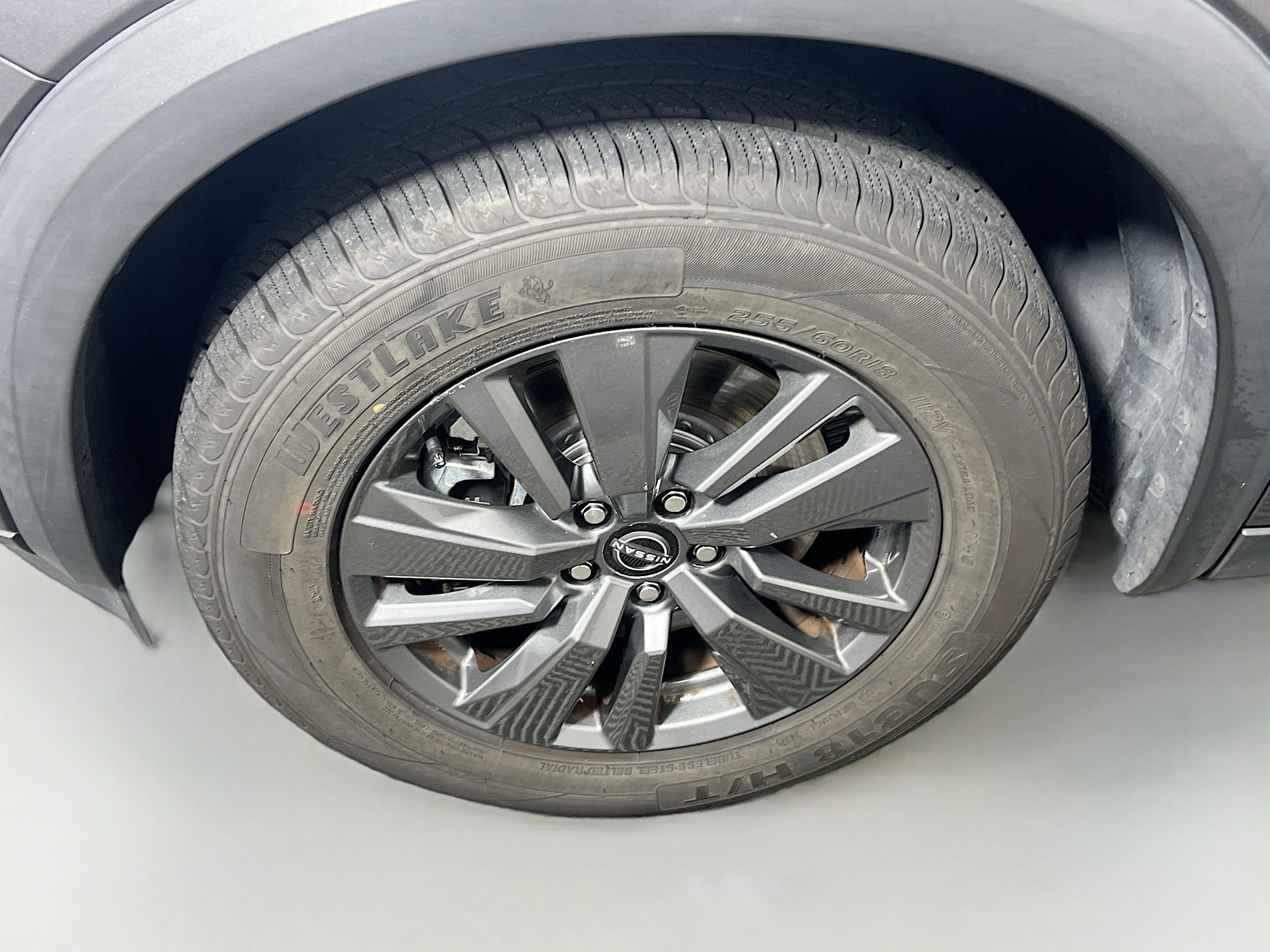 Used 2023 Nissan Pathfinder SV image 13