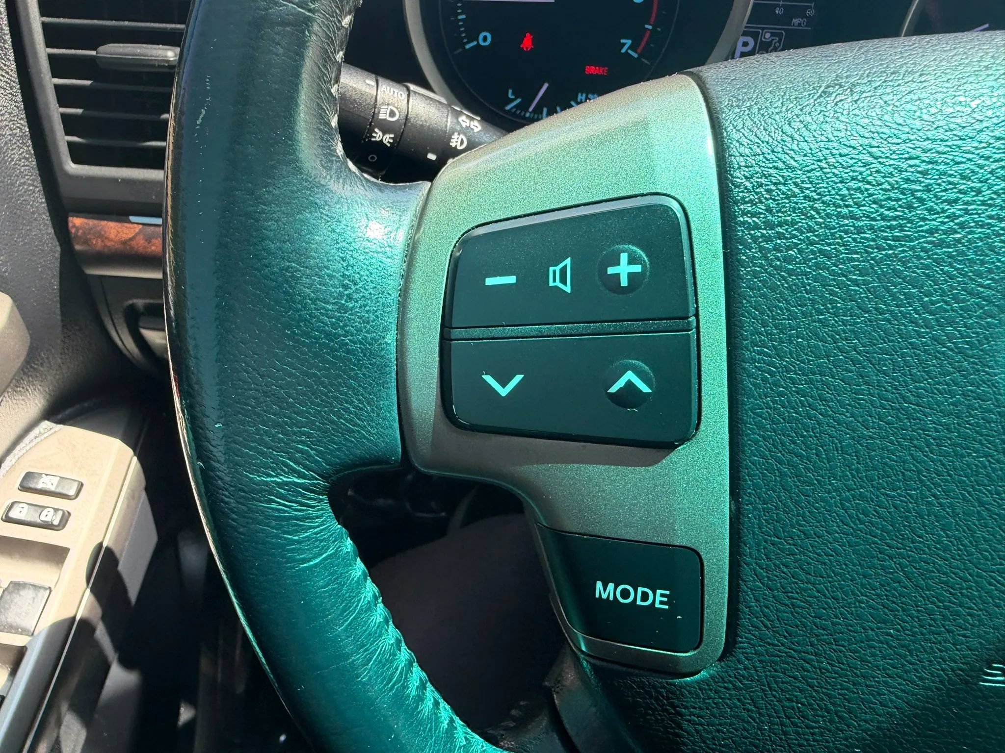 Used 2011 Toyota Land Cruiser w/ Upgrade Pkg AWD/4WD image 20