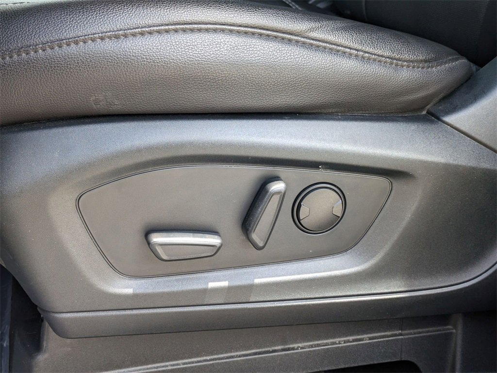 Used 2023 Ford Explorer Limited image 14