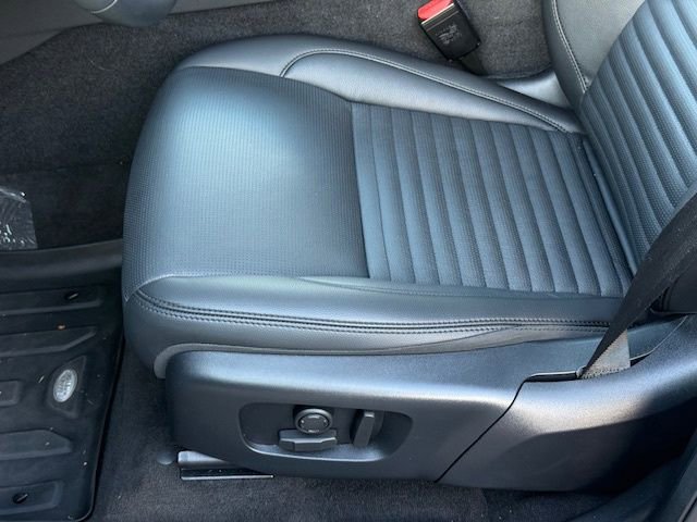 New 2025 Land Rover Discovery Sport S image 34