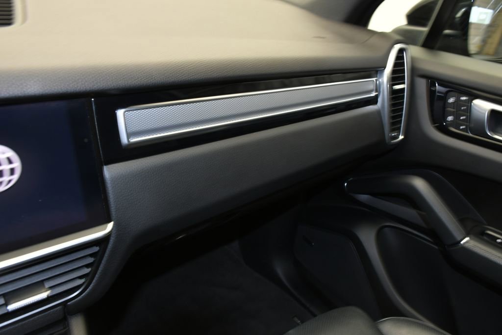 Certified 2023 Porsche Cayenne Platinum Edition AWD/4WD image 33