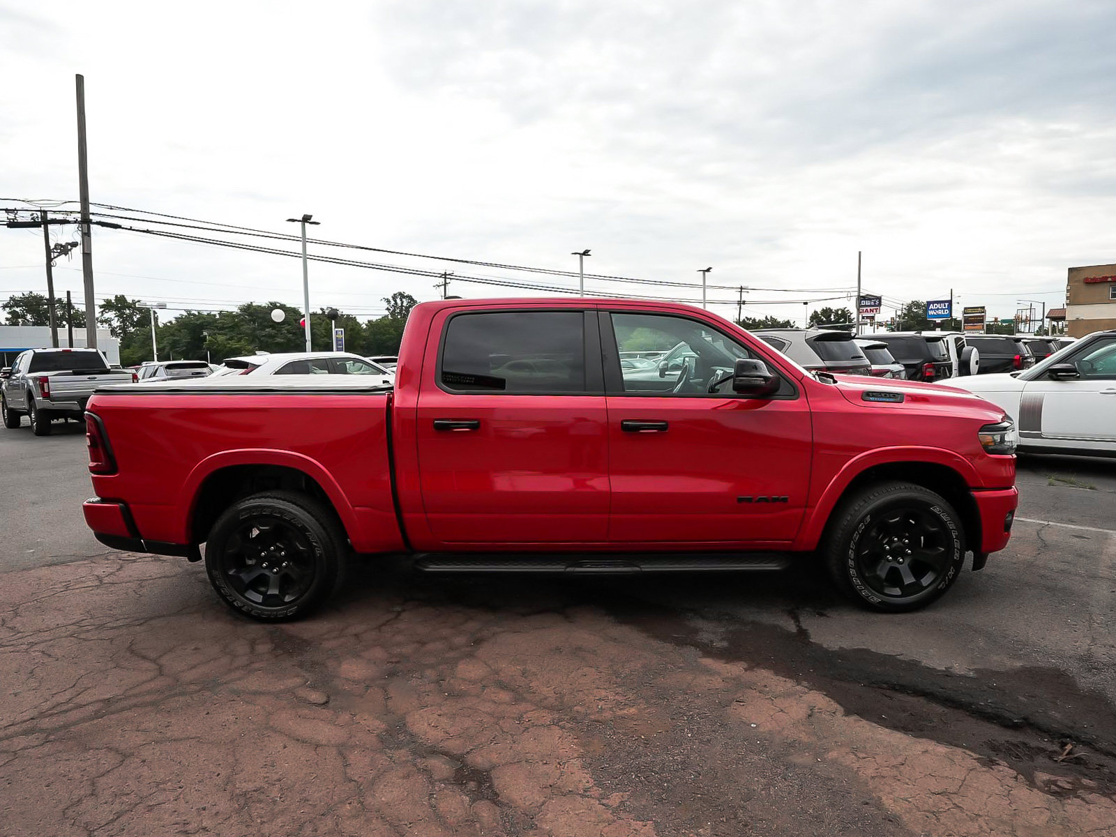Used 2025 RAM 1500 Big Horn AWD/4WD image 7