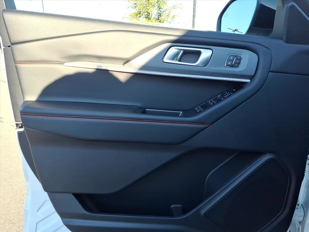 New 2026 Ford Explorer ST-Line image 12