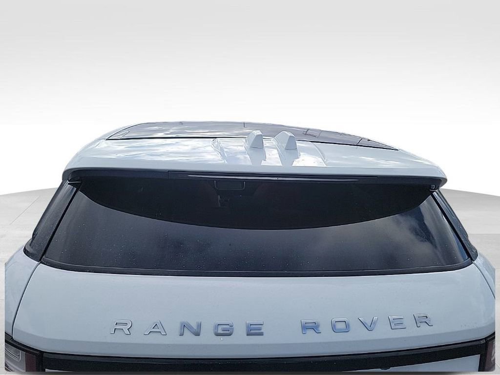 Used 2017 Land Rover Range Rover Evoque SE Premium image 12