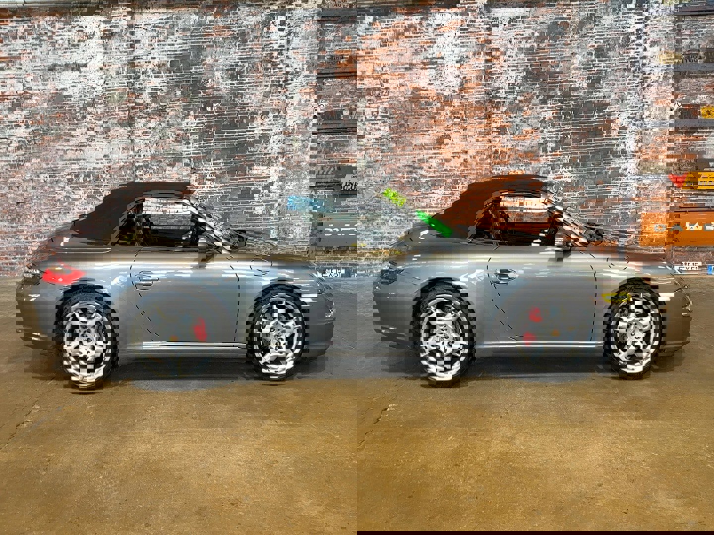 Used 2006 Porsche 911 Carrera S image 2