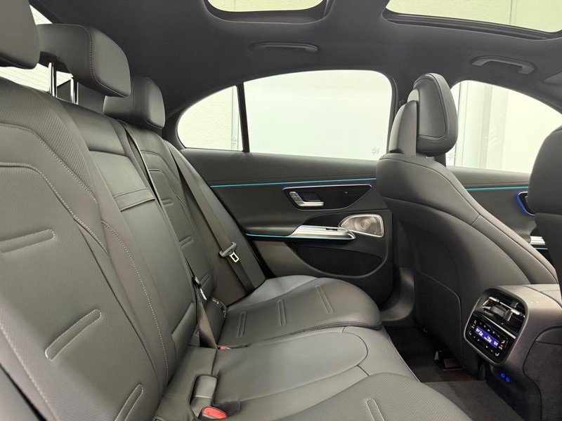 New 2026 Mercedes-Benz E 53 AMG e 4MATIC Sedan image 5