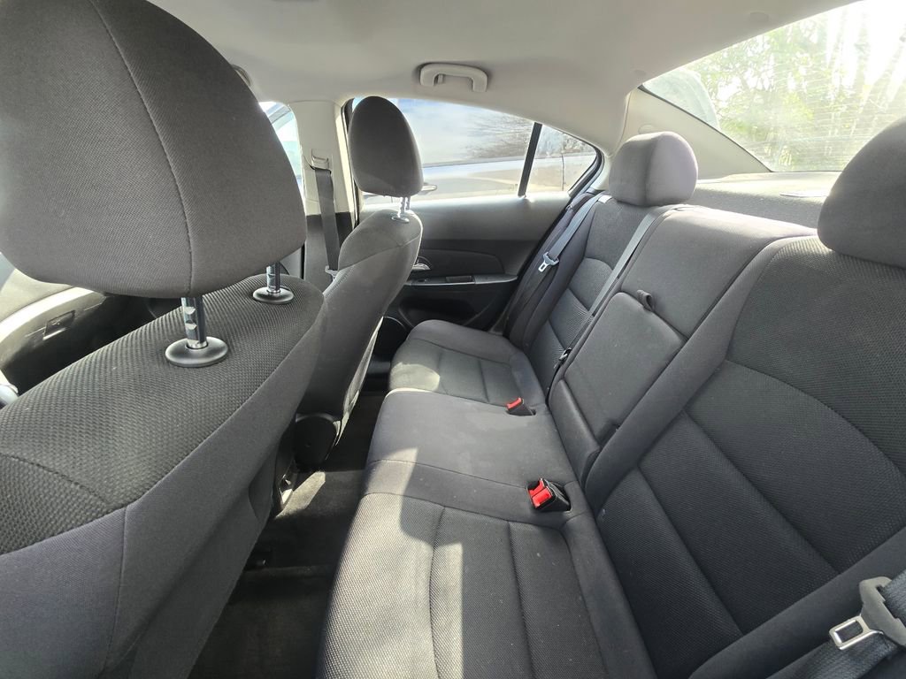 Used 2014 Chevrolet Cruze LT image 6