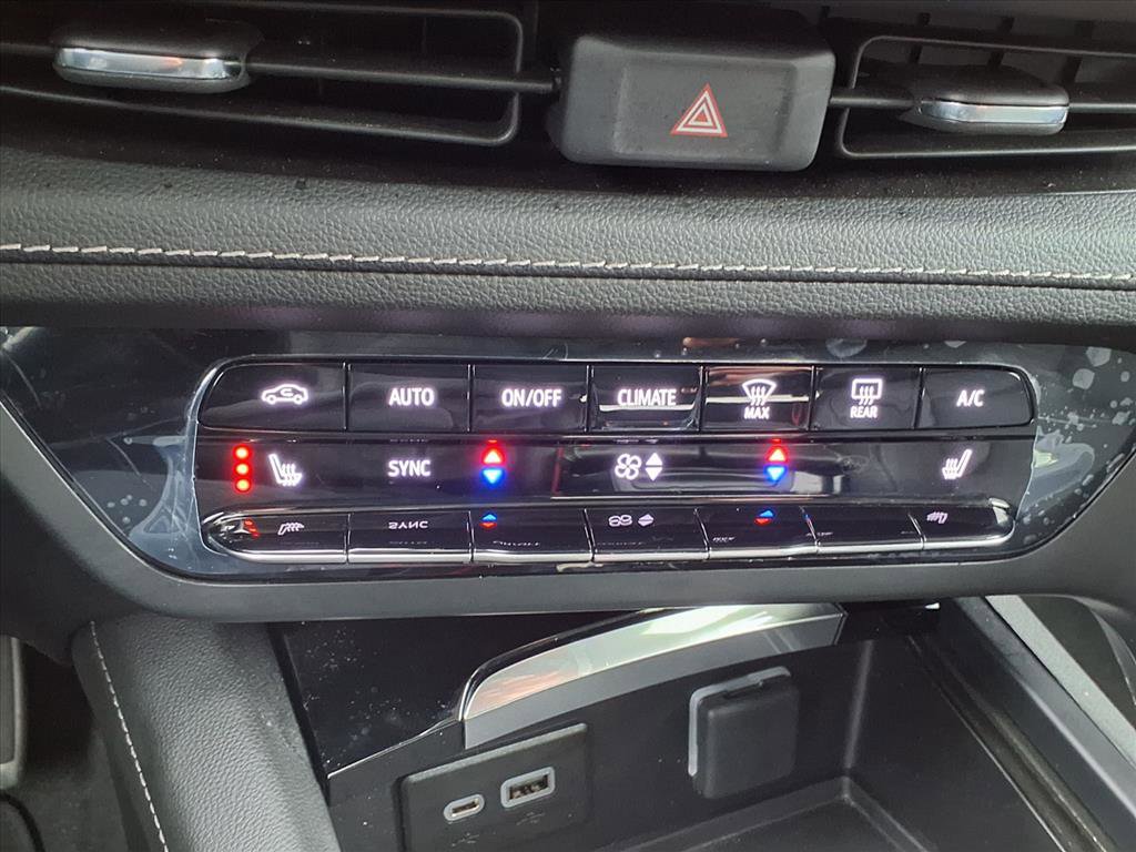 Used 2023 Buick Envision Essence w/ Sport Touring Package image 7