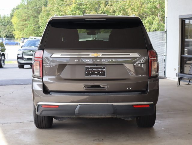 Used 2021 Chevrolet Suburban LT image 4