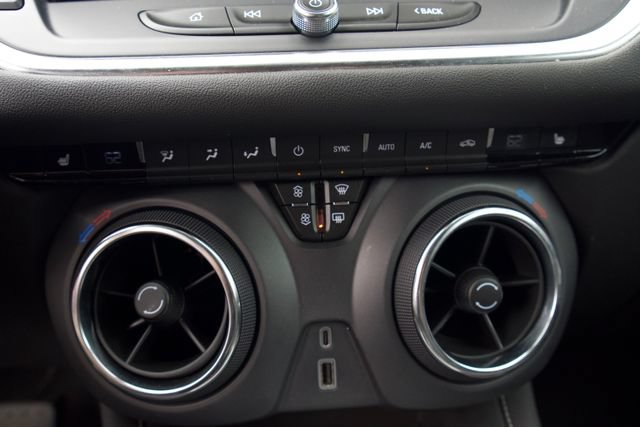 Used 2025 Chevrolet Blazer LT FWD image 21