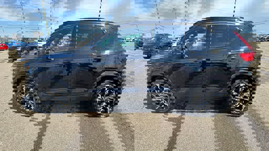 Used 2021 Volvo XC40 T5 R-Design w/ Climate Package image 8