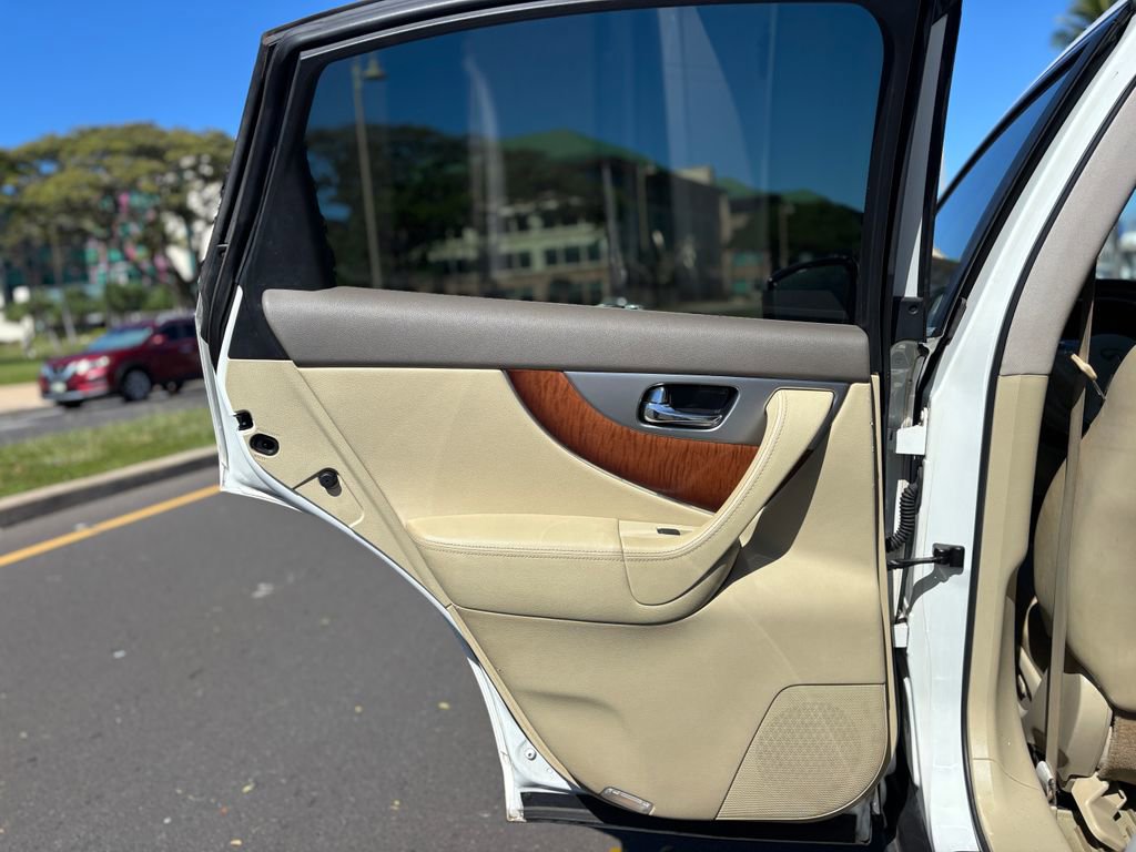 Used 2015 INFINITI QX70 AWD w/ Premium Package image 10