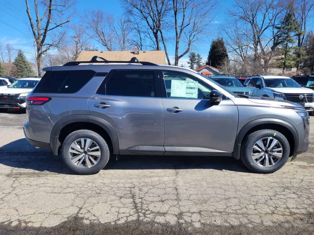 New 2026 Nissan Pathfinder SL AWD/4WD image 2