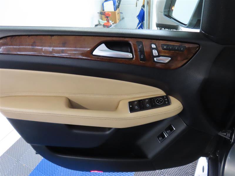 Used 2018 Mercedes-Benz GLS 450 4MATIC w/ Premium Package image 16