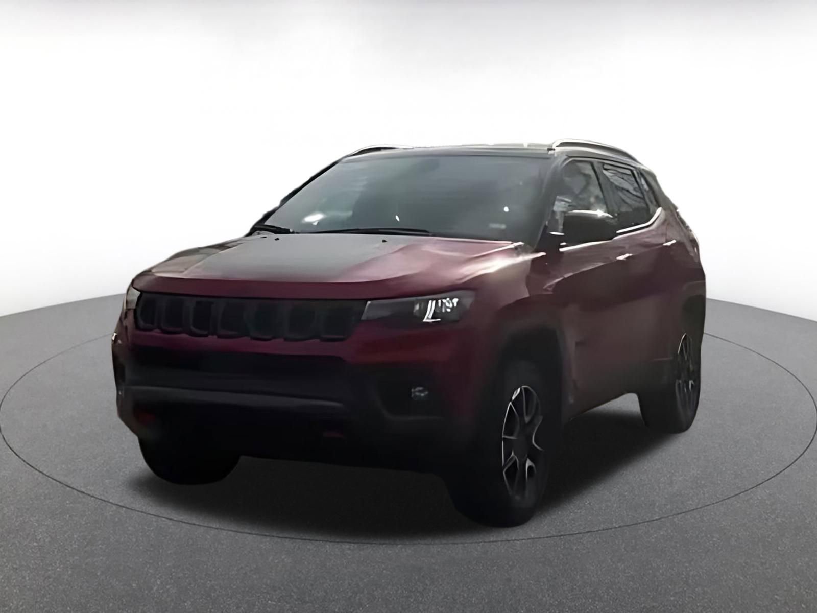 Used 2025 Jeep Compass Trailhawk image 7