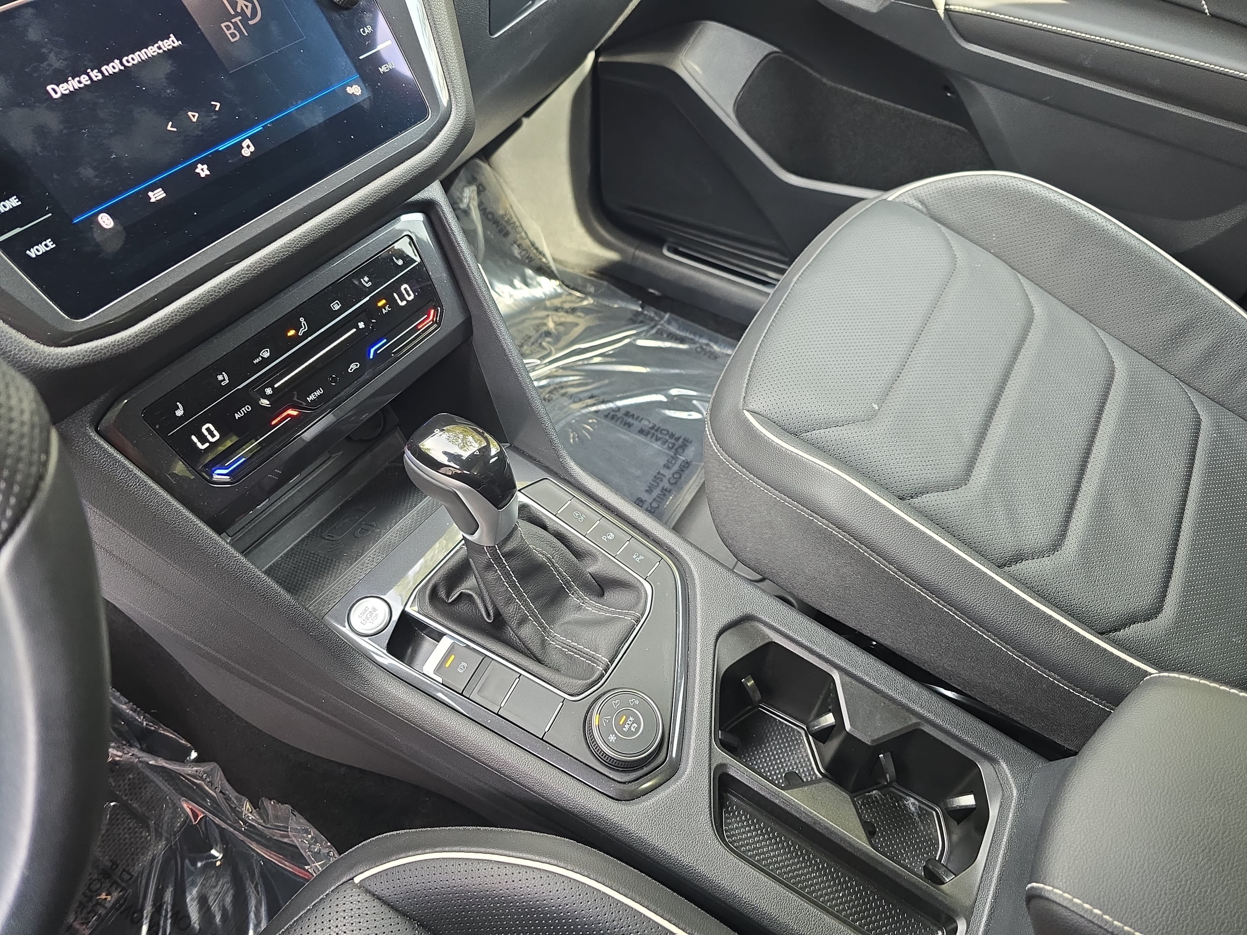 Certified 2024 Volkswagen Tiguan SEL R-Line AWD/4WD image 25