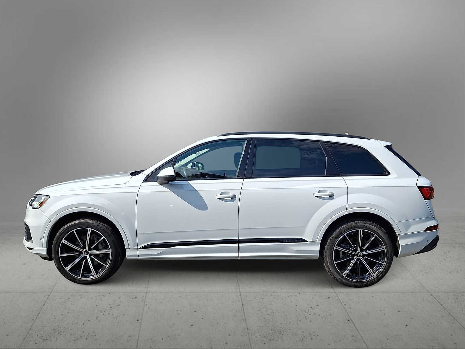 Used 2023 Audi Q7 3.0T Premium Plus w/ Premium Plus Package AWD/4WD image 5