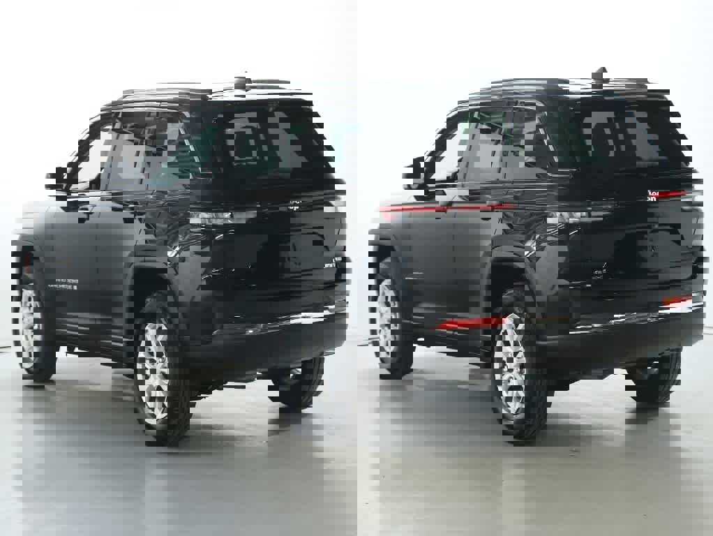 Used 2023 Jeep Grand Cherokee Limited w/ Luxury Tech Group II image 41