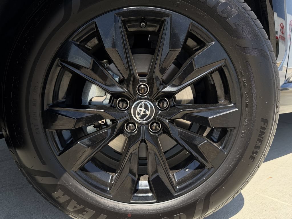 Used 2026 Toyota RAV4 SE FWD image 9