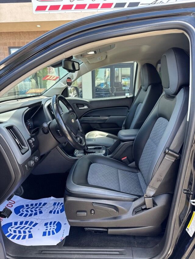 Used 2017 Chevrolet Colorado Z71 AWD/4WD image 10