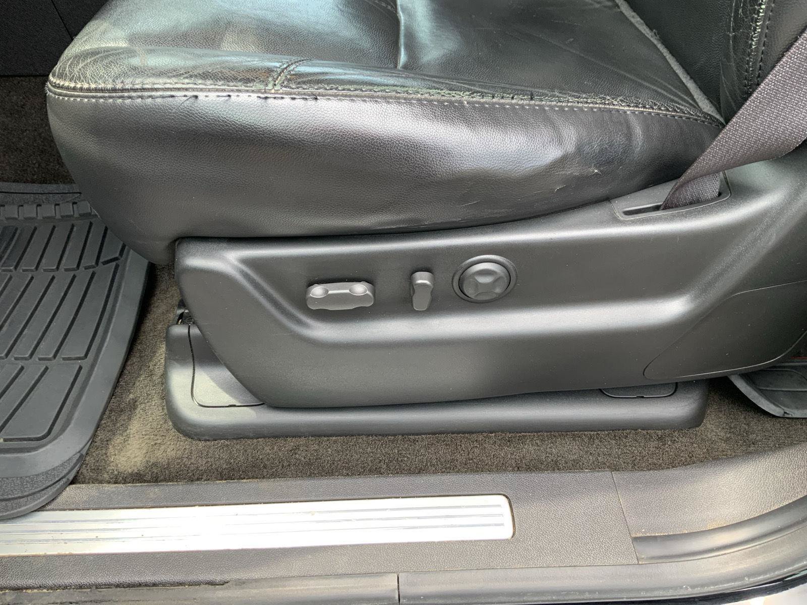 Used 2008 Chevrolet Avalanche LTZ w/ LTZ Preferred Equipment Group AWD/4WD image 24
