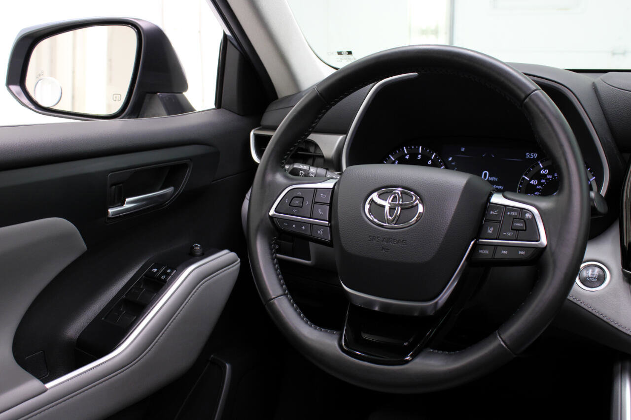 Used 2021 Toyota Highlander XLE image 56