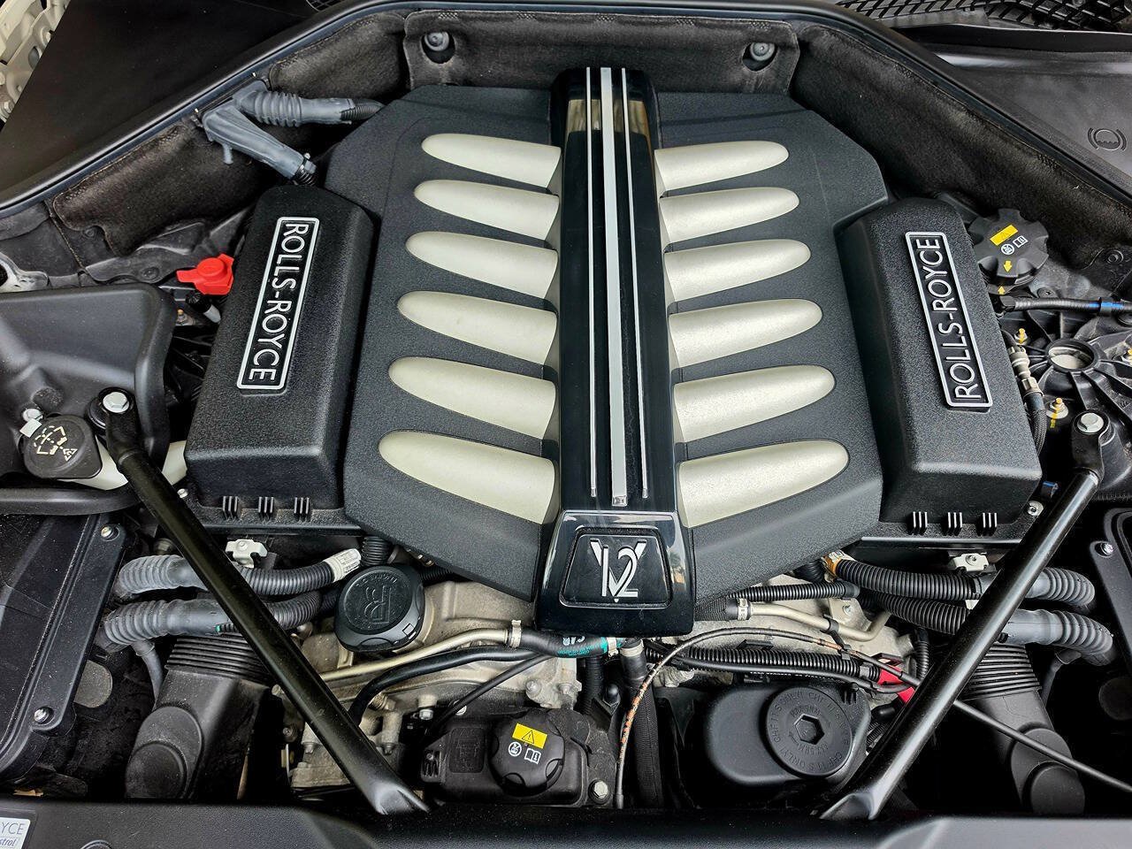 Used 2014 Rolls-Royce Wraith RWD image 39