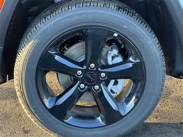 New 2025 Jeep Grand Cherokee Altitude image 6