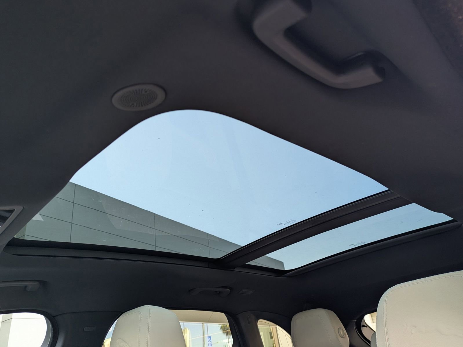 Used 2024 Jaguar F-PACE R-Dynamic S image 16